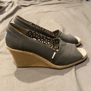 TOMS grey wedge